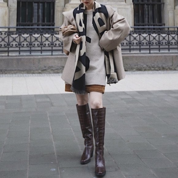 NWT BURBERRY Logo Fringed Wool Jacquard Scarf - Beige Black - Picture 7 of 14